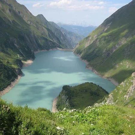 In Near Lift, Cleaning Included * Kaprun