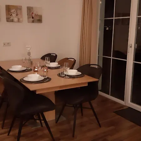 In Near Lift, Cleaning Included Apartment *